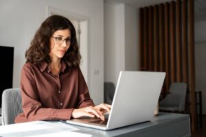 Si vous postulez à un emploi, un stage ou une formation, la lettre de motivation fait la différence.
