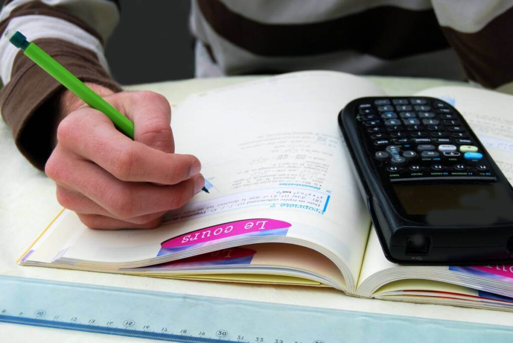 Le TAFEM est un concours d’accès national permettant d’intégrer l’une des différentes ENCG.